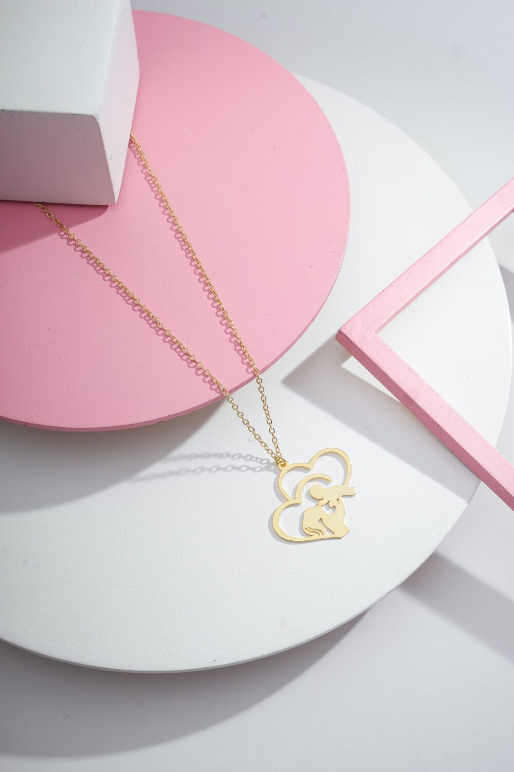 Pingente De Coração Com Mãe e Filho Banhado a Ouro 18k - Imagem 3